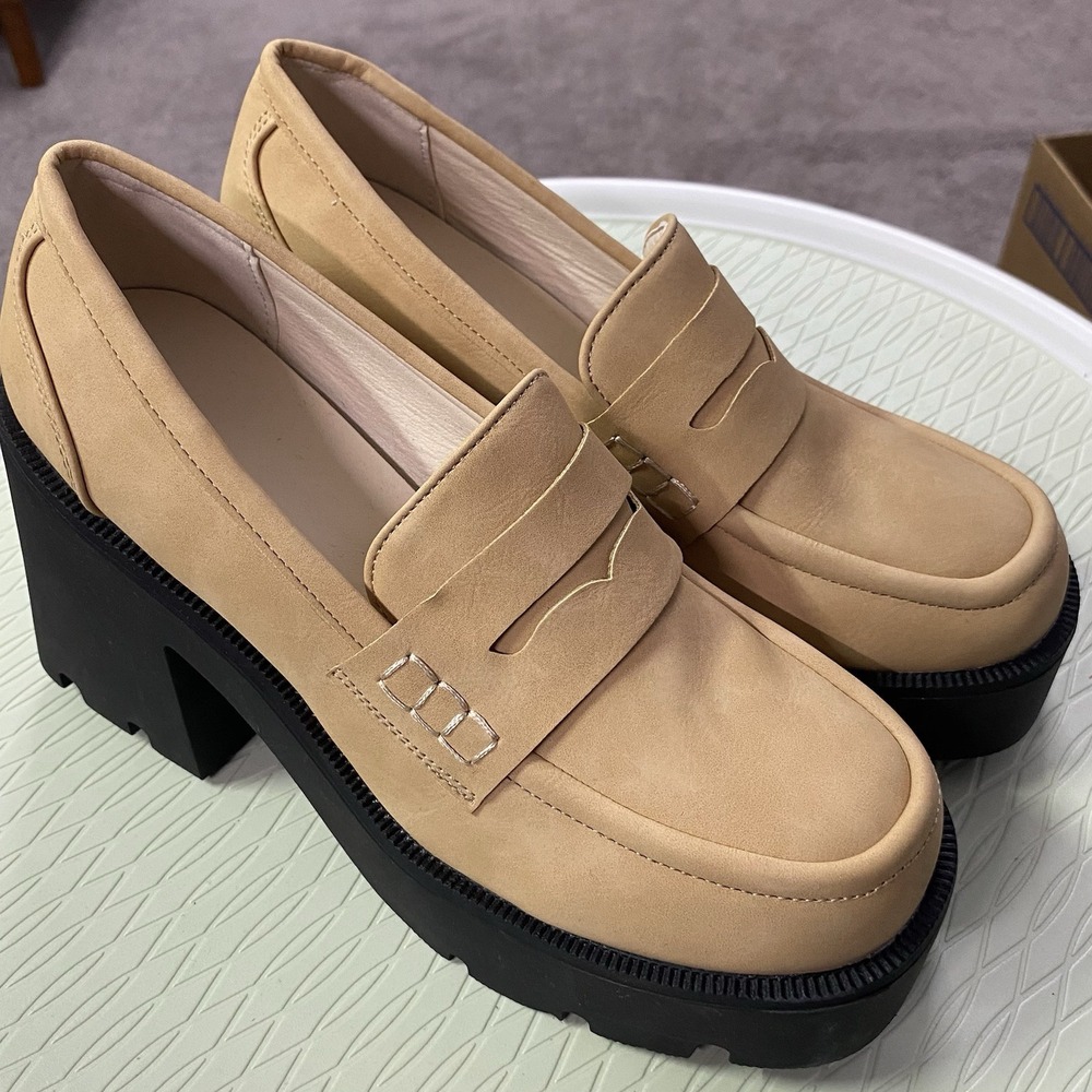 Tall PLATFORM LOAFERS women's size 7 COMFORTABLE Tan Shoes. NWOT Block Heel